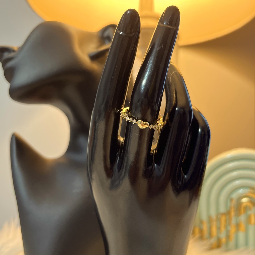 Elegant Heart Gold Women's Ring
